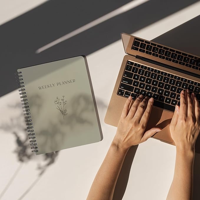 Beautiful Daily and Weekly Planner - To Do List Notebook to Easily Organize Your Agendas And Boost Productivity in School Or At Work - Stylish College or Office Supplies For Women