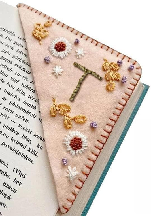 MOTEERLLU Personalized Hand Embroidered Corner Bookmark,Felt Triangle Page Stitched Handmade Bookmark,Unique Cute Flower Letter Embroidery Bookmarks Accessories for Book Lovers