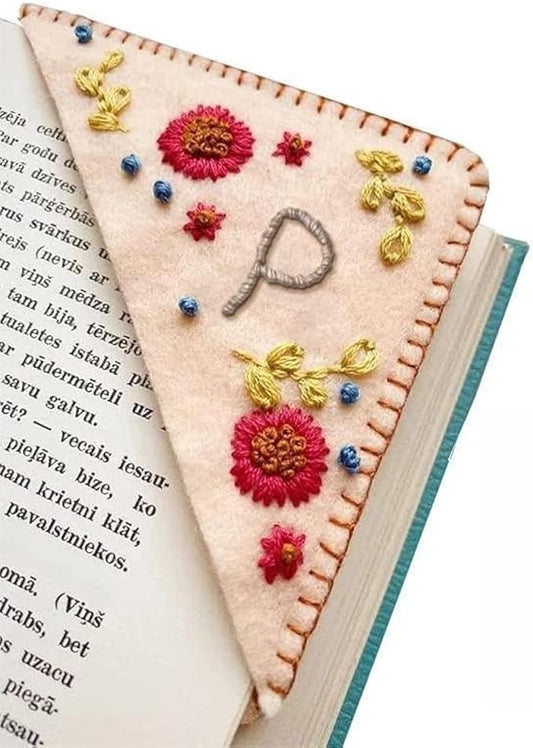 MOTEERLLU Personalized Hand Embroidered Corner Bookmark,Felt Triangle Page Stitched Handmade Bookmark,Unique Cute Flower Letter Embroidery Bookmarks Accessories for Book Lovers