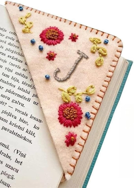 MOTEERLLU Personalized Hand Embroidered Corner Bookmark,Felt Triangle Page Stitched Handmade Bookmark,Unique Cute Flower Letter Embroidery Bookmarks Accessories for Book Lovers