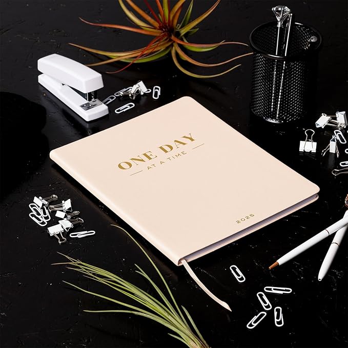 Eccolo 2025 Large Agenda Planner, 12 Month, Yearly, Monthly & Weekly Pages, Habit & Gratitude Tracker (Flexicover - 8 x 10")