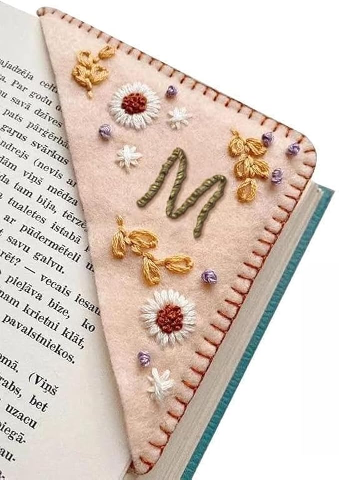 MOTEERLLU Personalized Hand Embroidered Corner Bookmark,Felt Triangle Page Stitched Handmade Bookmark,Unique Cute Flower Letter Embroidery Bookmarks Accessories for Book Lovers