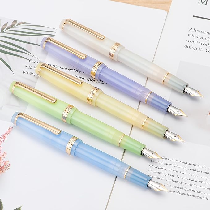 Jinhao 82 Acrylic Fountain Pen, Iridium Medium Nib with Ink Converter, Transparent Green Classic Design Smooth Writing Pen (Gold Trim)