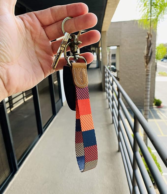POCKT Lanyard for Keys Wristlet Strap Key Chain Holder for Men and Women - Cool Hand Wrist Lanyards for Keys and Wallets