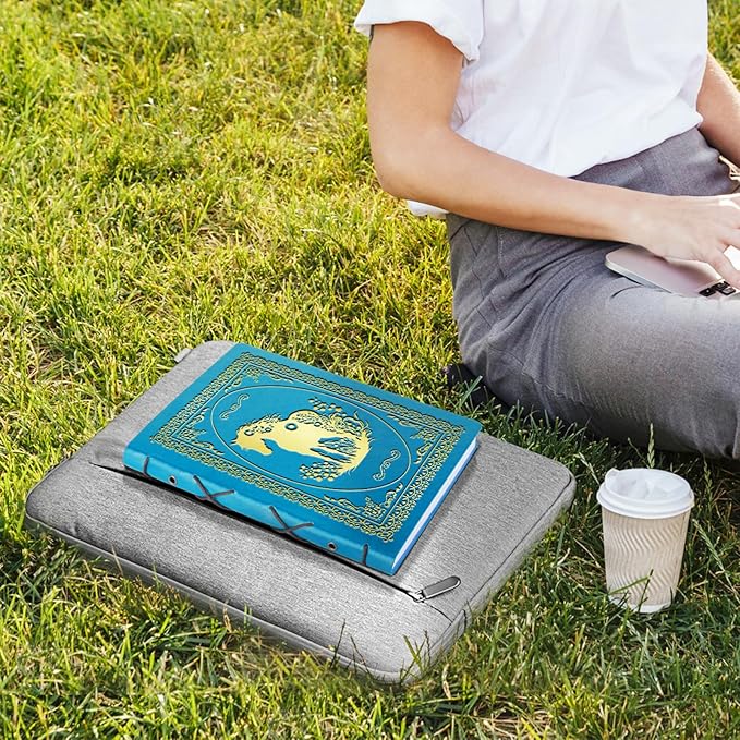 Light Blue A5 Horse Gifts for Women Girls Faux Leather Vintage Notebook Inspirational Horse Trainer Gift Hardcover Executive Notebook,200 Pages 120 Gsm Thick Ruled Paper With Pen,Horse Lover Gifts Equestrian Gift (Horse Light Blue)