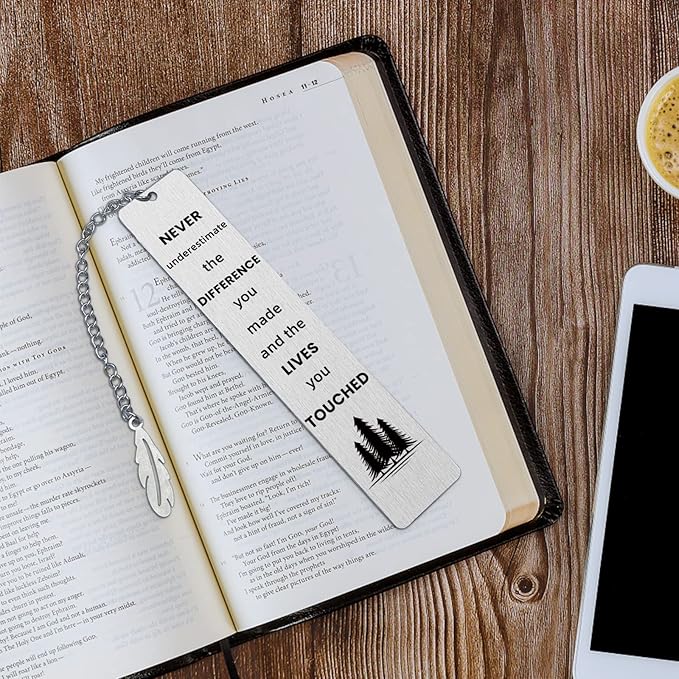 never underestimate the difference you made Inspirational Engraved Bookmark Thank You Reading Bookmark Clip for Women Men Friends Coworker Boss Book Lovers Graduation Christmas Birthday Gifts