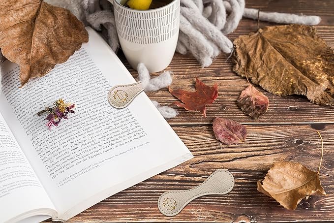ABTOLS Magnetic Leather Initial Bookmarks, Vintage Initial ID Identification Book Marker Clip Gift Beige Capital Letter Book Markers for Book Lover Avid Readers (U)